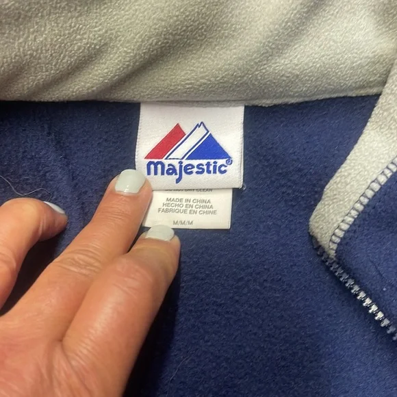 Majestic Yankees Medium Fleece - Picture 3 of 3